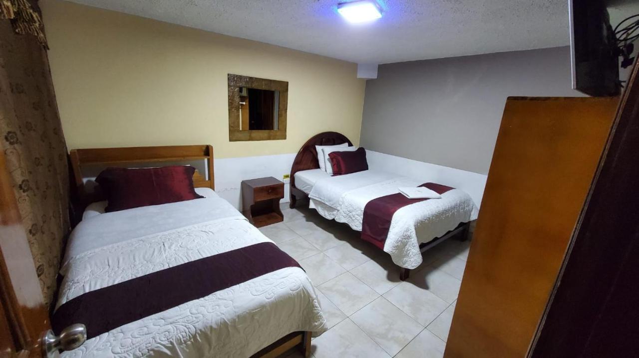 Hostal Bolivar Inn Кито Екстериор снимка