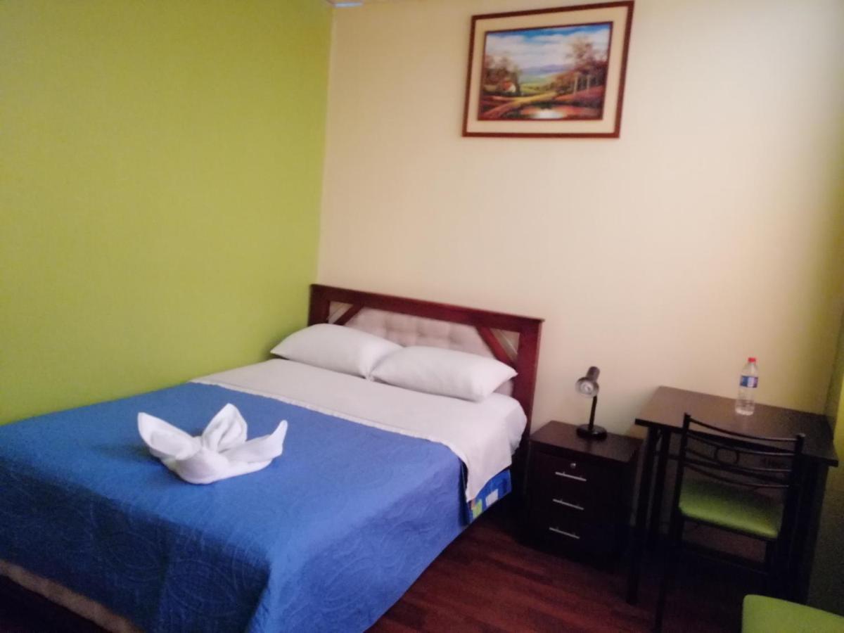 Hostal Bolivar Inn Кито Екстериор снимка